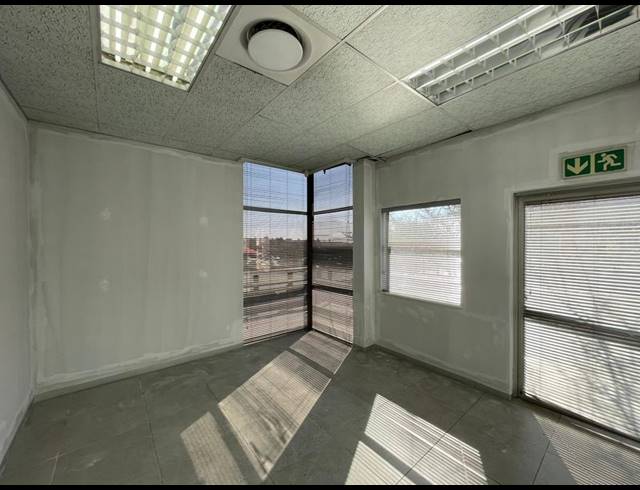 BUSINESS PROPERTY TO RENT IN MIDSTREAM ESTATE